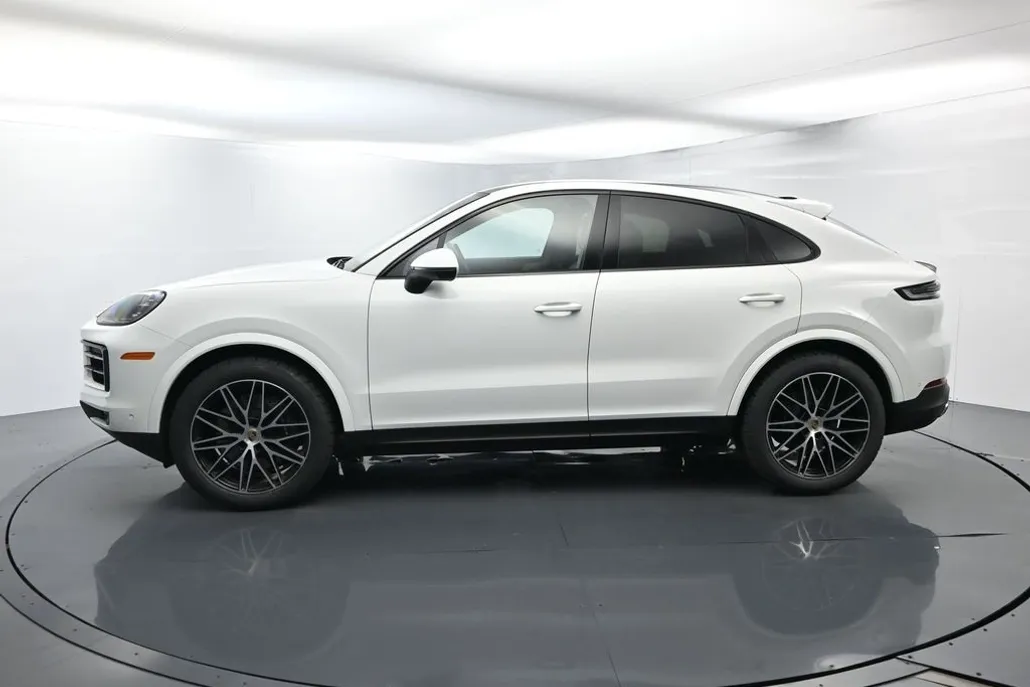 2024 Porsche Cayenne Coupe Base photo 1