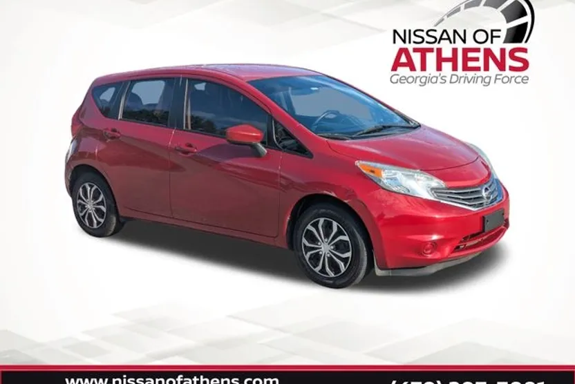 2015 Nissan Versa Note SV photo 1