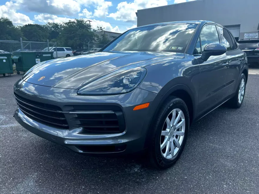 2021 Porsche Cayenne Base photo 1