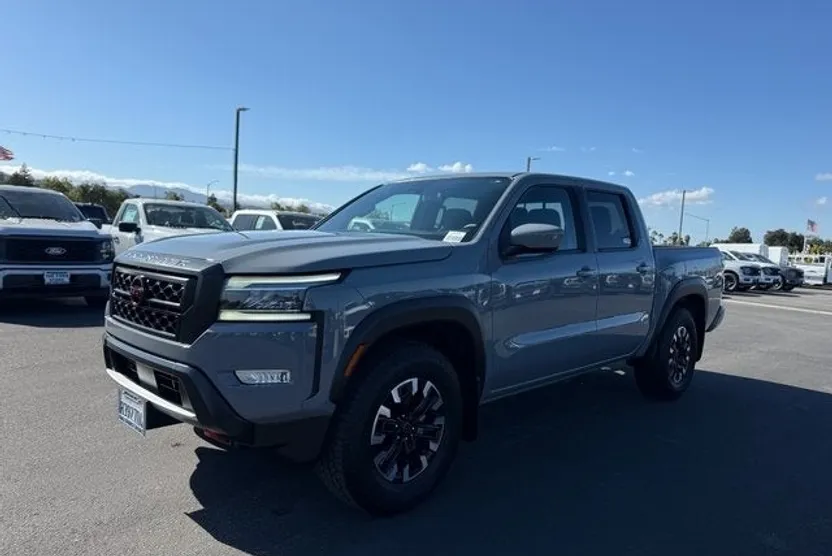 2022 Nissan Frontier PRO-X photo 1
