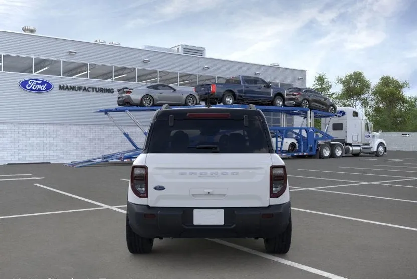 2025 Ford Bronco Sport Outer Banks photo 1