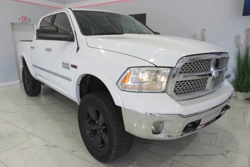 2015 Ram 1500 Laramie photo 1