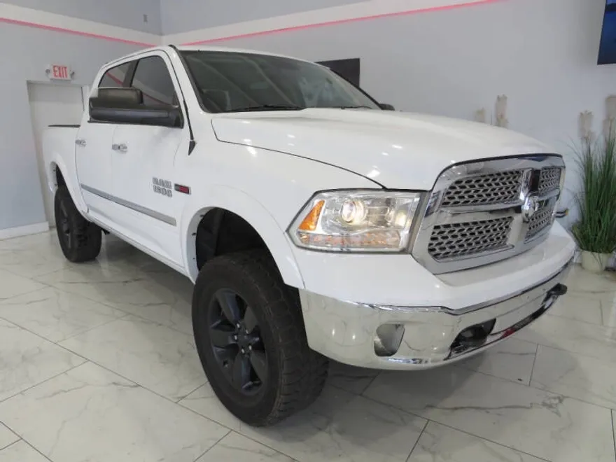 2015 Ram 1500 Laramie photo 1
