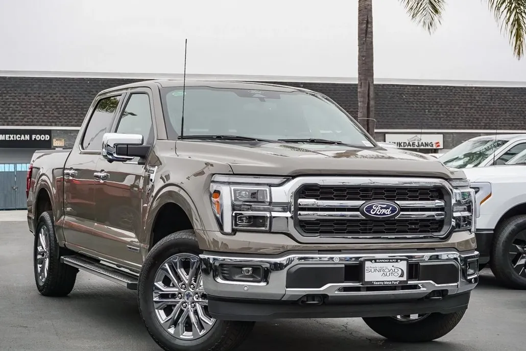 2025 Ford F-150 Lariat photo 1