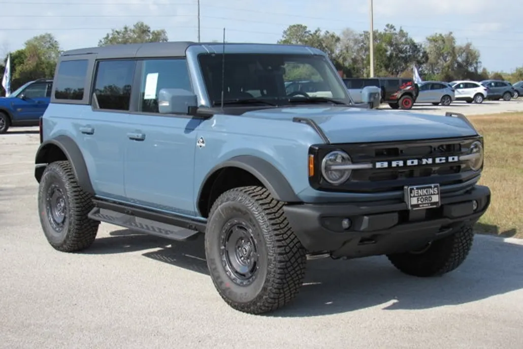 2024 Ford Bronco Outer Banks photo 1