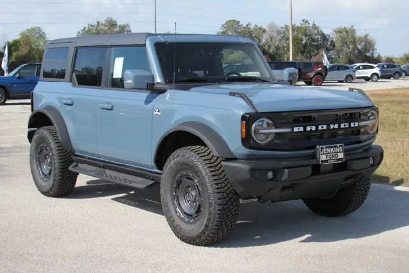 2024 Ford Bronco Outer Banks photo 1
