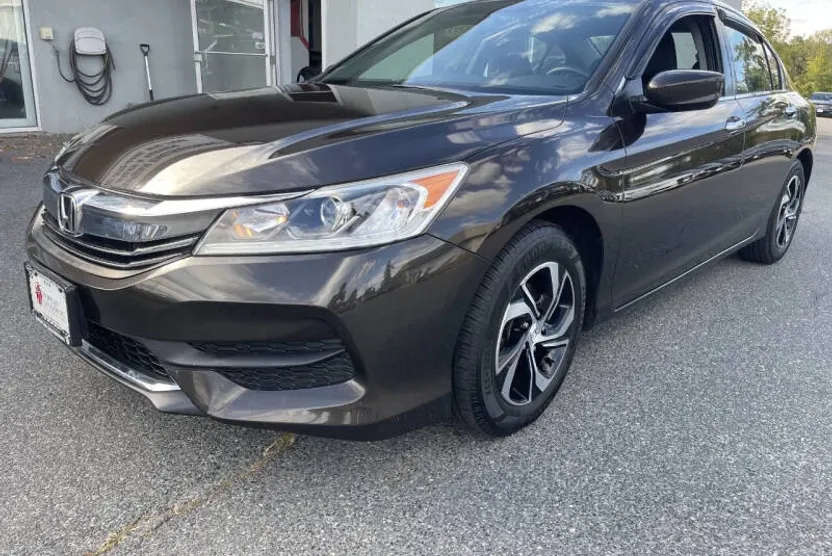 2017 Honda Accord LX photo 1