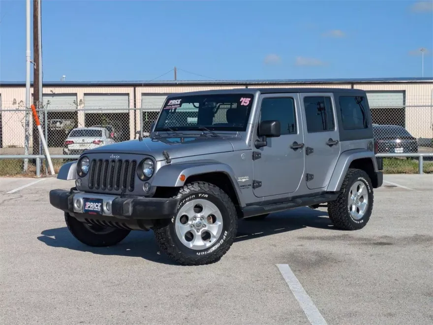 2015 Jeep Wrangler Unlimited Sahara photo 1
