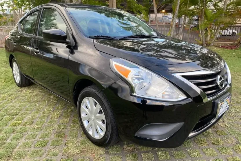 2019 Nissan Versa 1.6 S photo 1