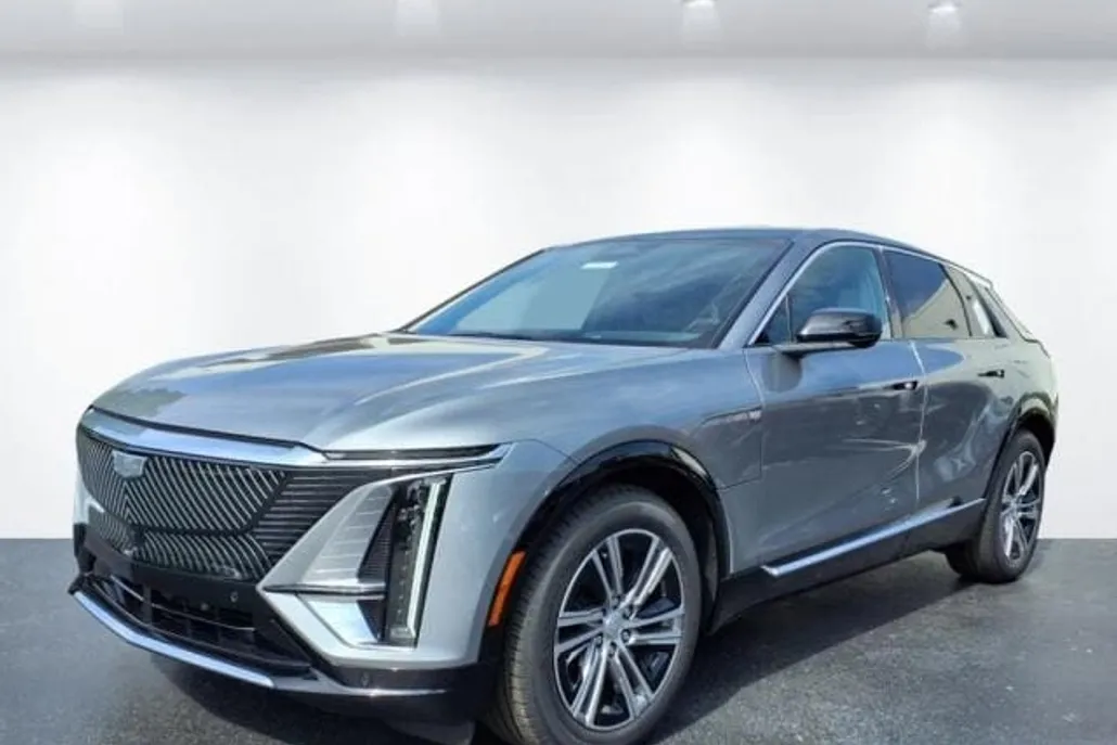 2025 Cadillac Lyriq Luxury photo 1