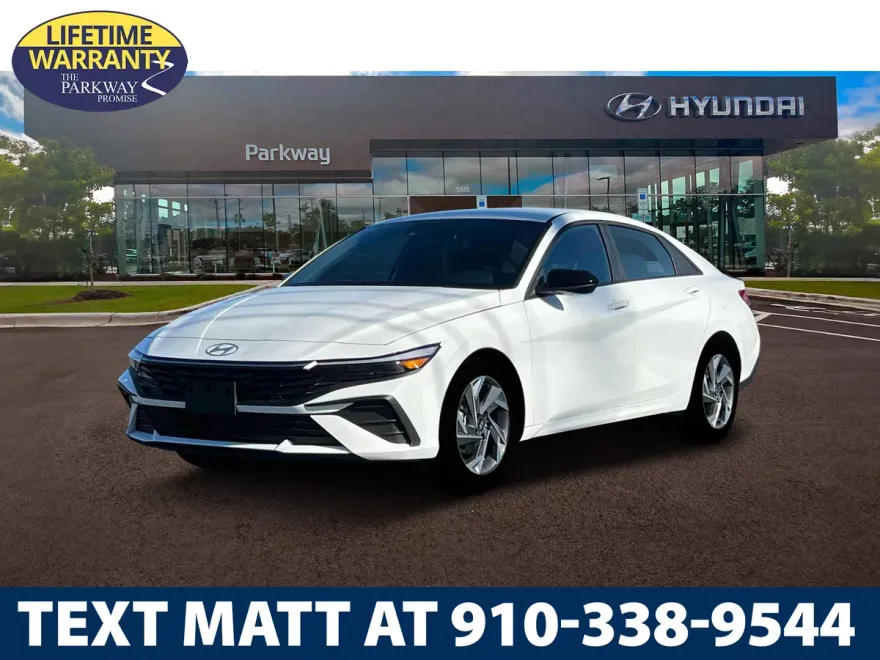 2025 Hyundai Elantra SEL Sport photo 1