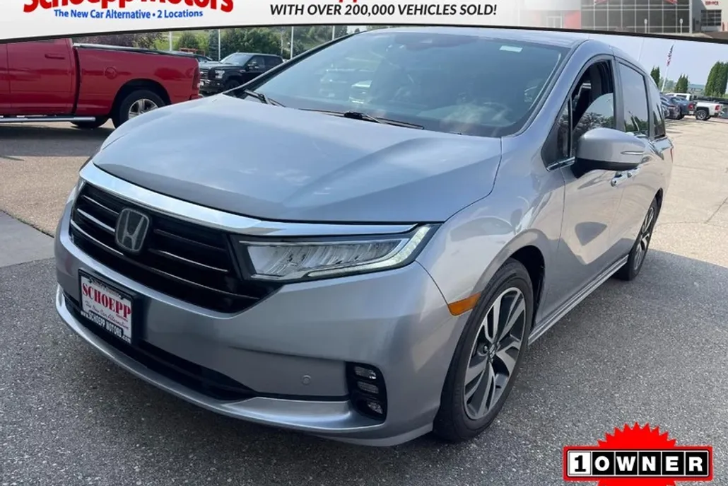 2023 Honda Odyssey Touring photo 1
