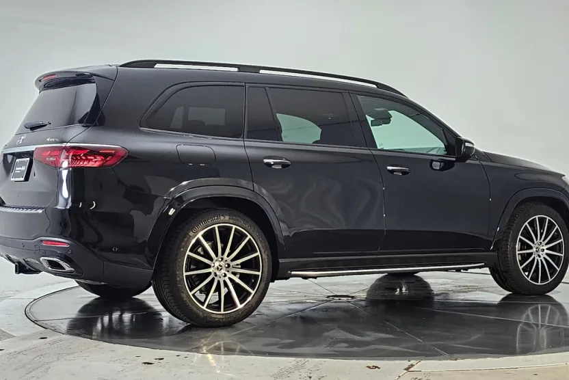 2024 Mercedes Benz GLS 450 4MATIC photo 1