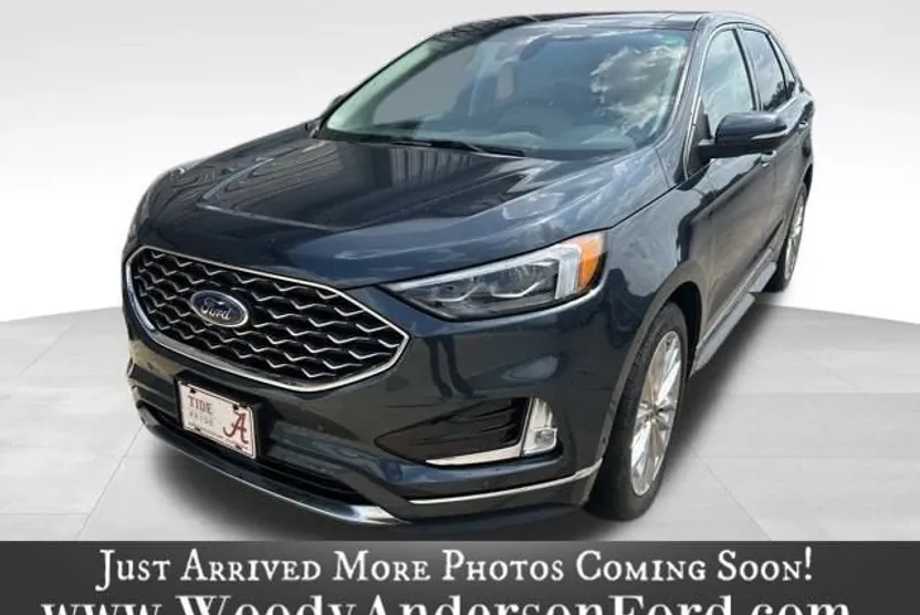 2022 Ford Edge Titanium photo 1