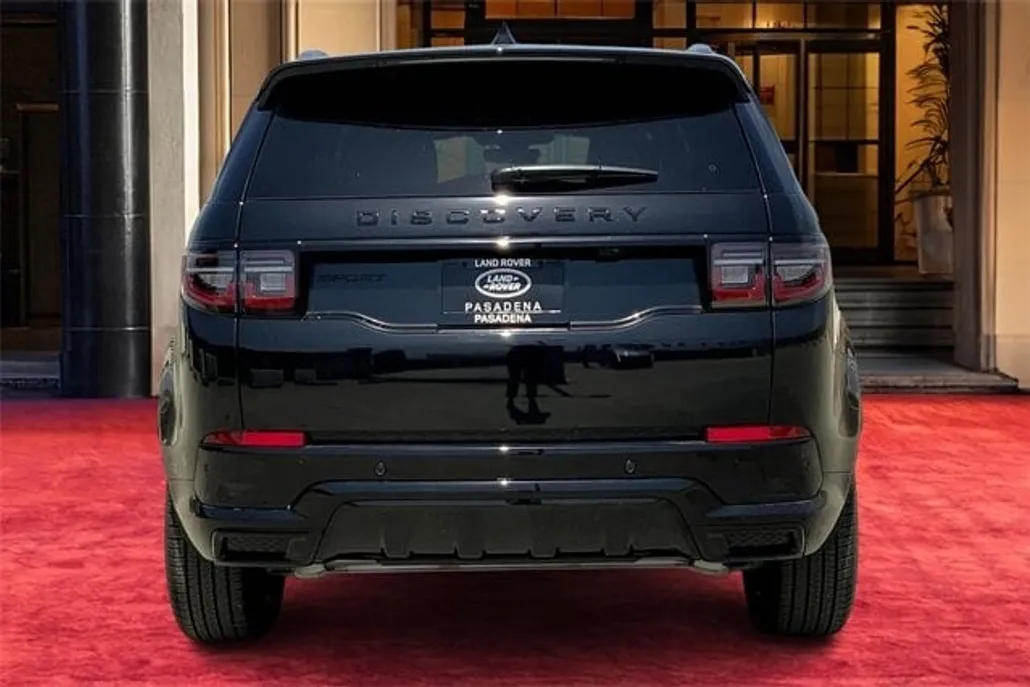 2025 Land Rover Discovery Sport Dynamic SE photo 1