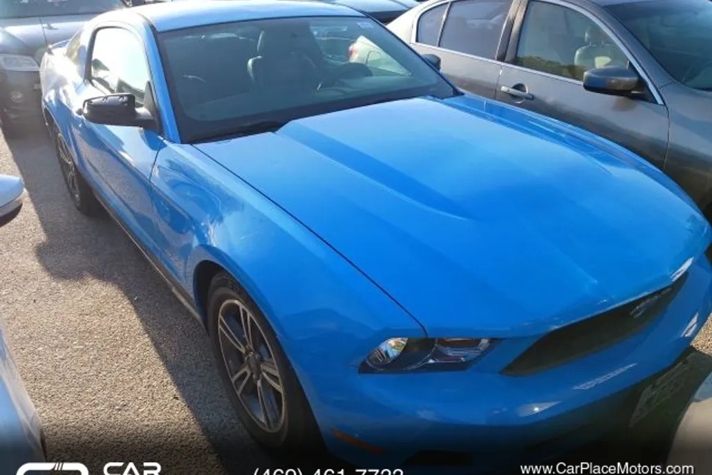 2011 Ford Mustang Premium photo 1