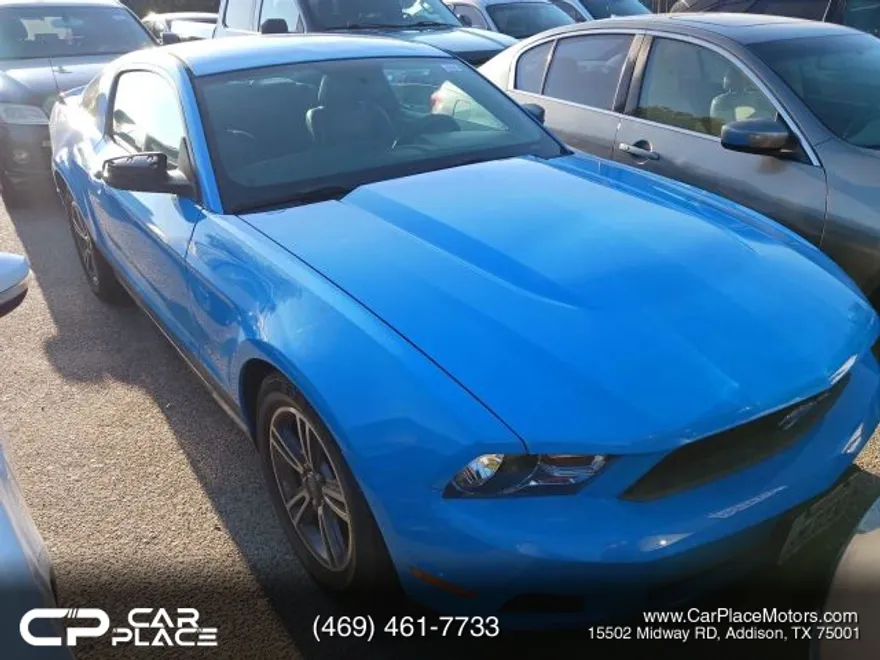 2011 Ford Mustang Premium photo 1