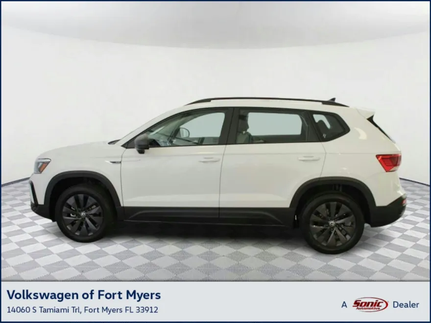 2024 Volkswagen Taos S photo 1