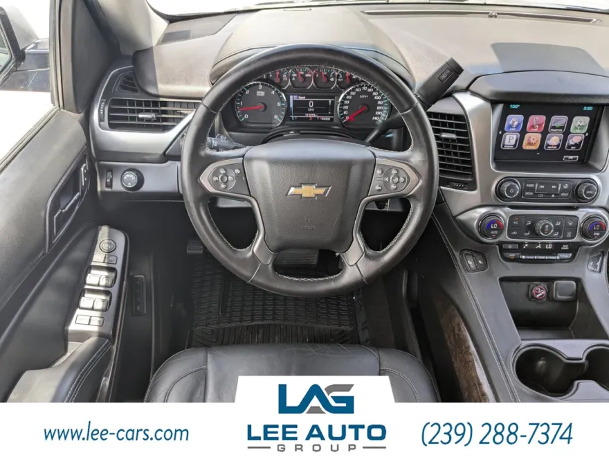 2016 Chevrolet Suburban LT photo 1