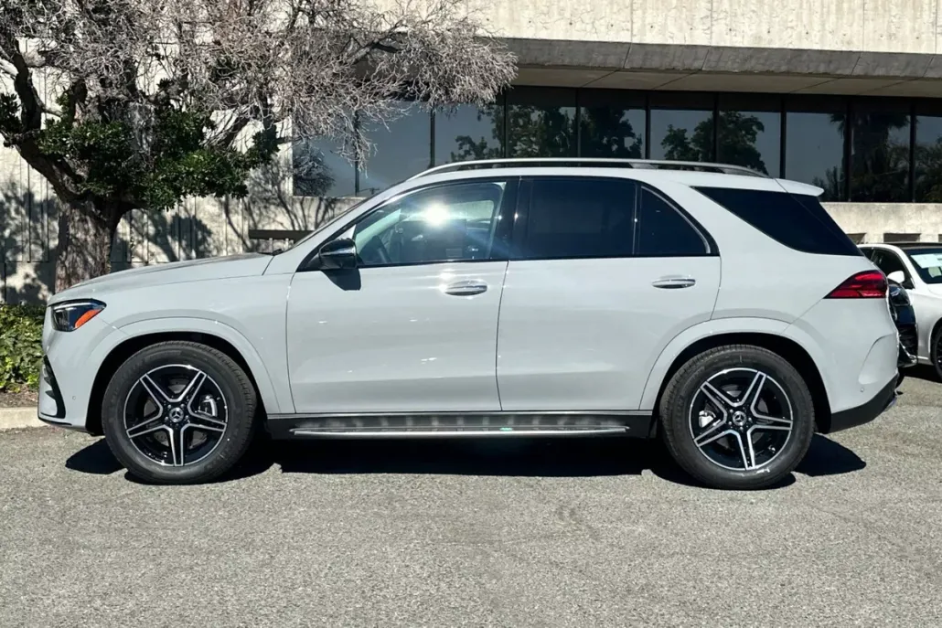 2026 Mercedes Benz GLE 450 4MATIC photo 1