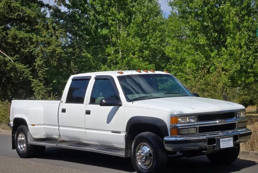 1998 Chevrolet Silverado 3500HD Base photo 1