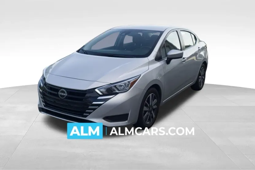 2023 Nissan Versa 1.6 SV photo 1