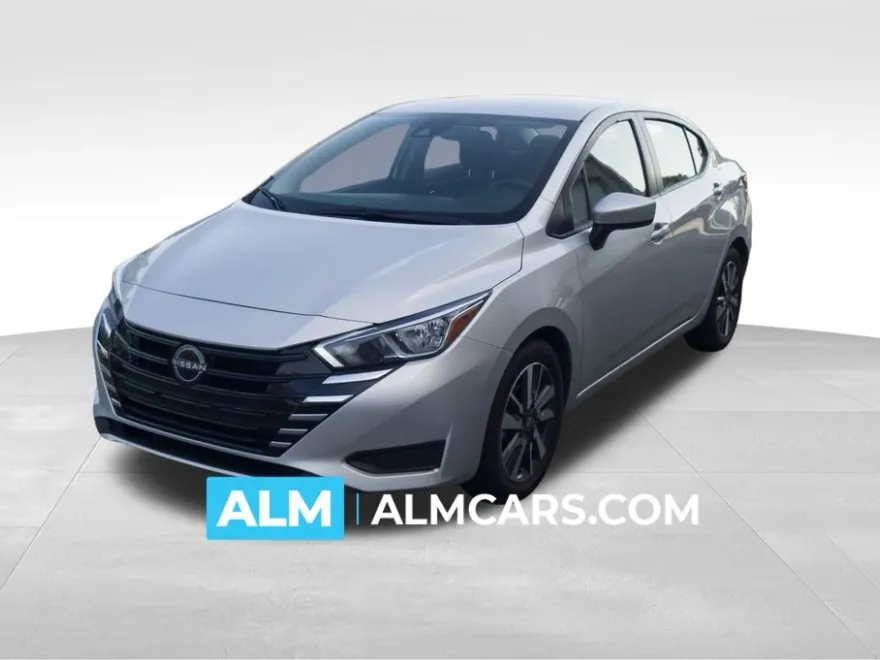 2023 Nissan Versa 1.6 SV photo 1