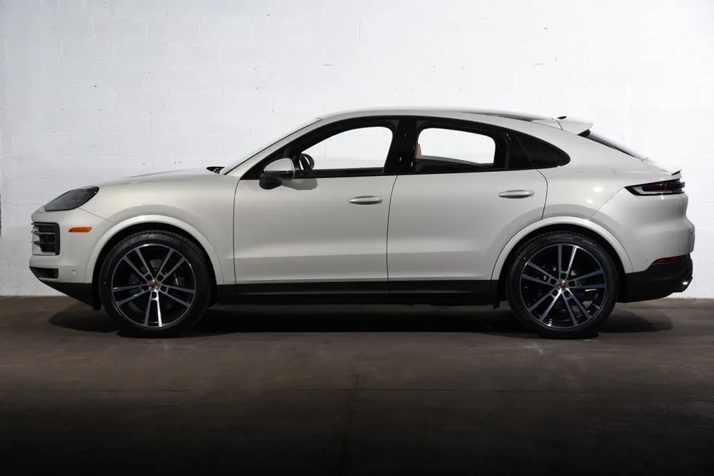 2025 Porsche Cayenne Coupe photo 1