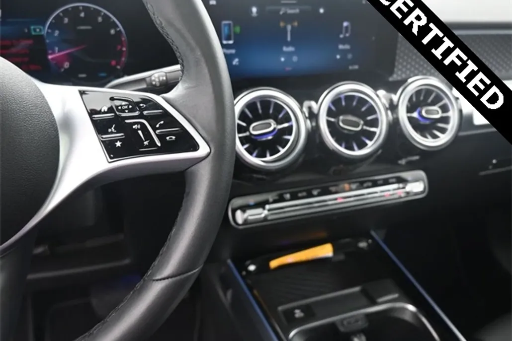 2024 Mercedes Benz GLB 250 4MATIC photo 1