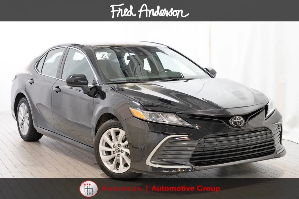 2024 Toyota Camry LE photo 1