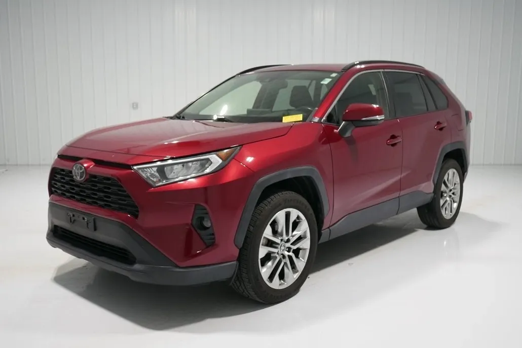 2020 Toyota RAV4 XLE Premium photo 1