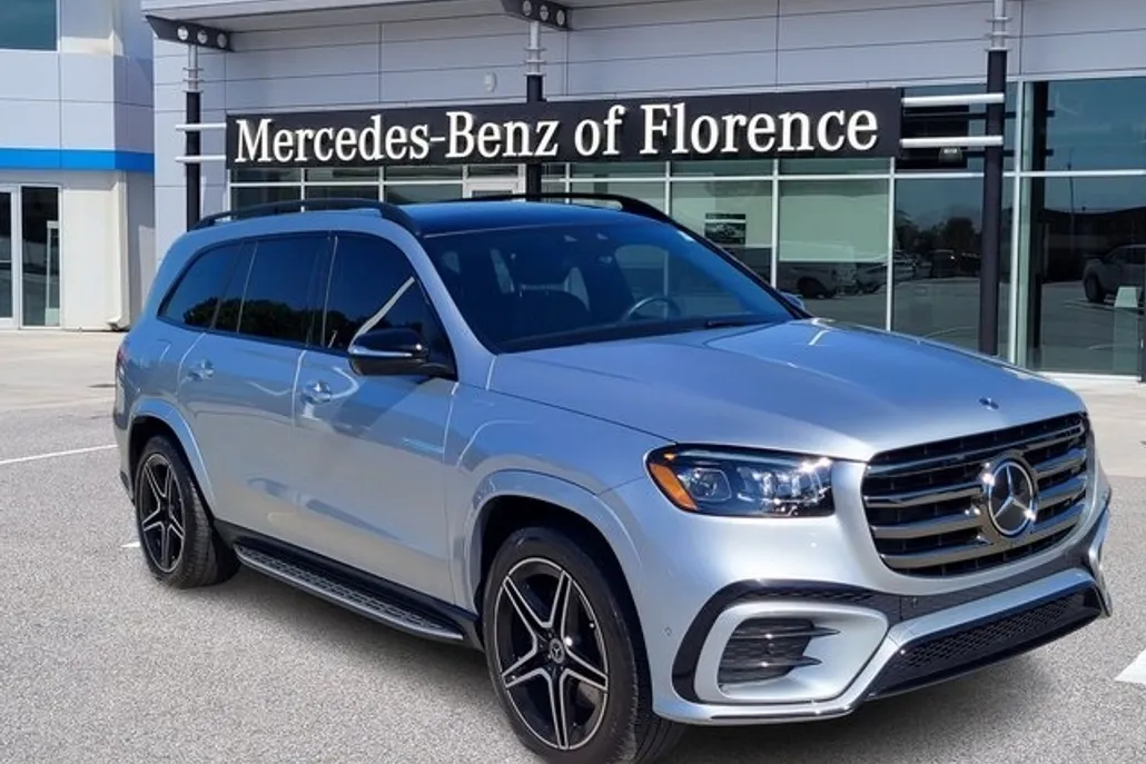 2024 Mercedes Benz GLS 450 4MATIC photo 1