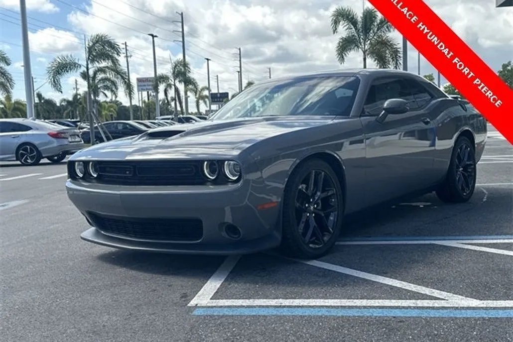 2023 Dodge Challenger GT photo 1