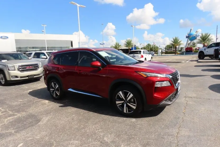 2023 Nissan Rogue SL photo 1