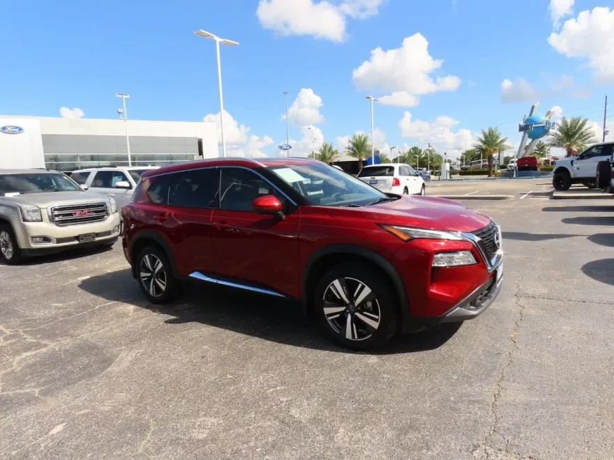 2023 Nissan Rogue SL photo 1