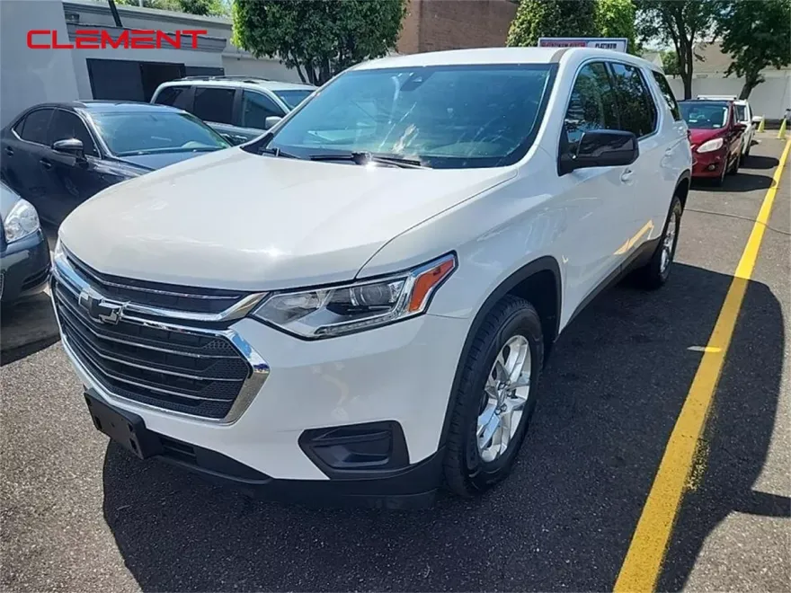 2021 Chevrolet Traverse LS photo 1