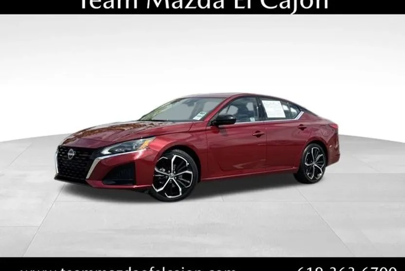 2024 Nissan Altima 2.5 SR photo 1