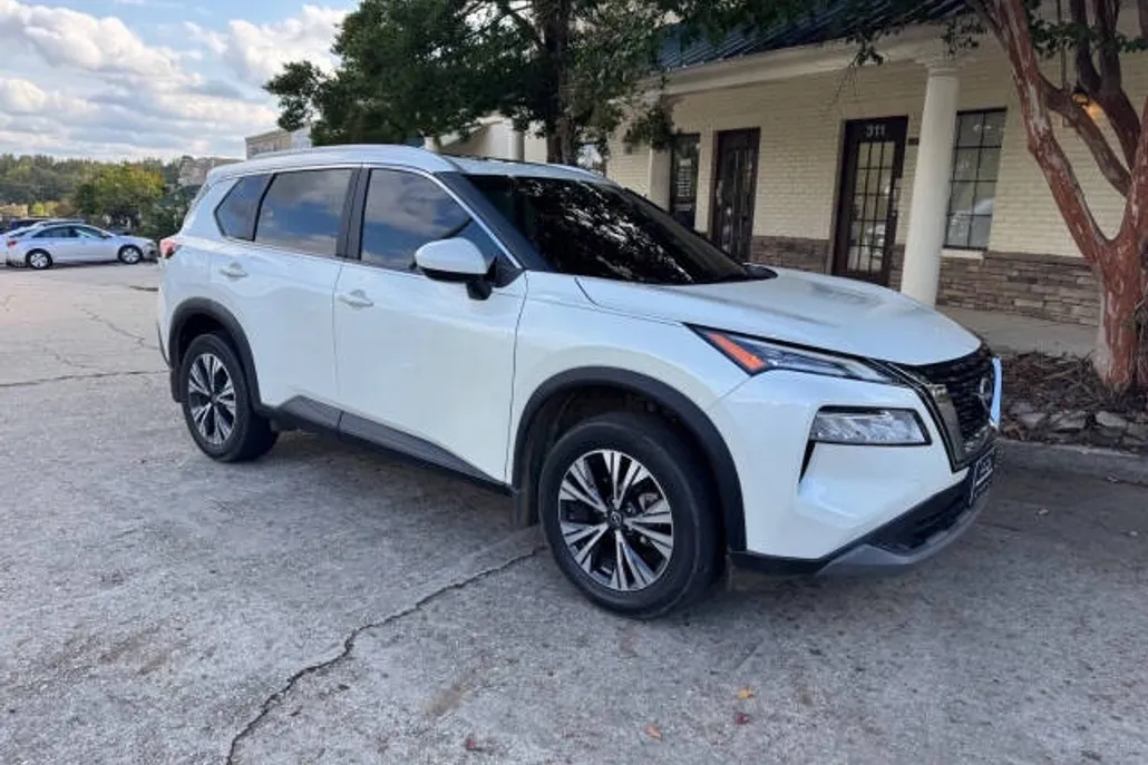 2023 Nissan Rogue SV photo 1