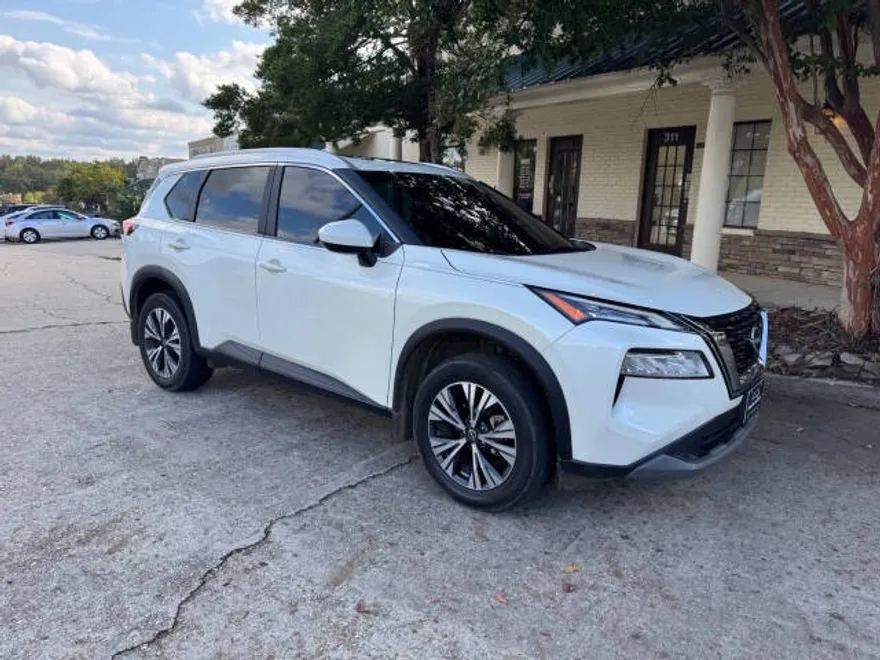 2023 Nissan Rogue SV photo 1