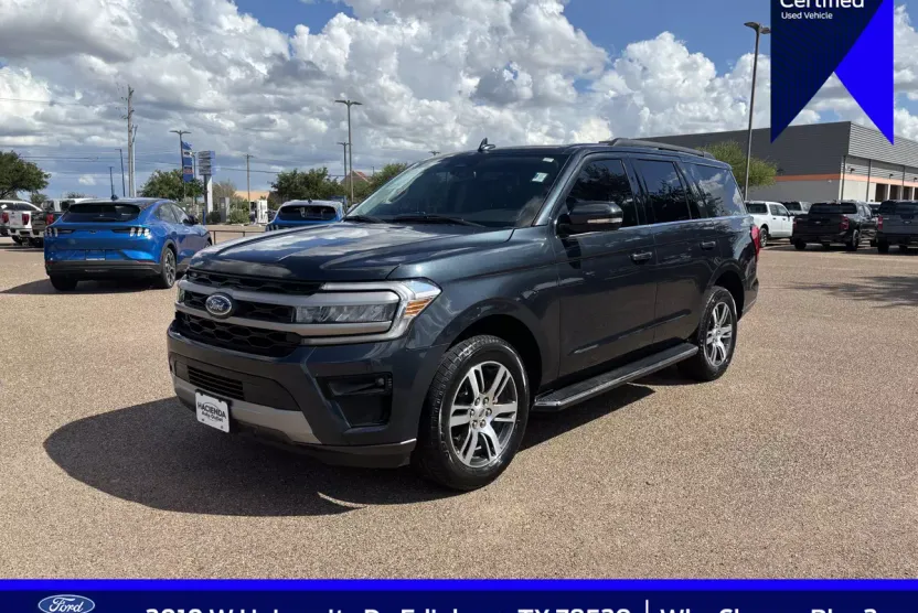 2023 Ford Expedition XLT photo 1