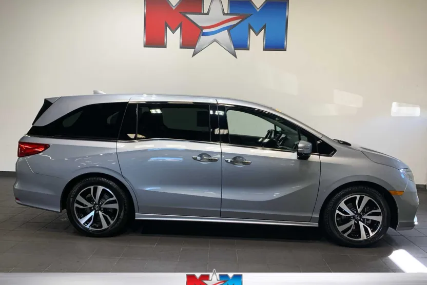 2019 Honda Odyssey Elite photo 1