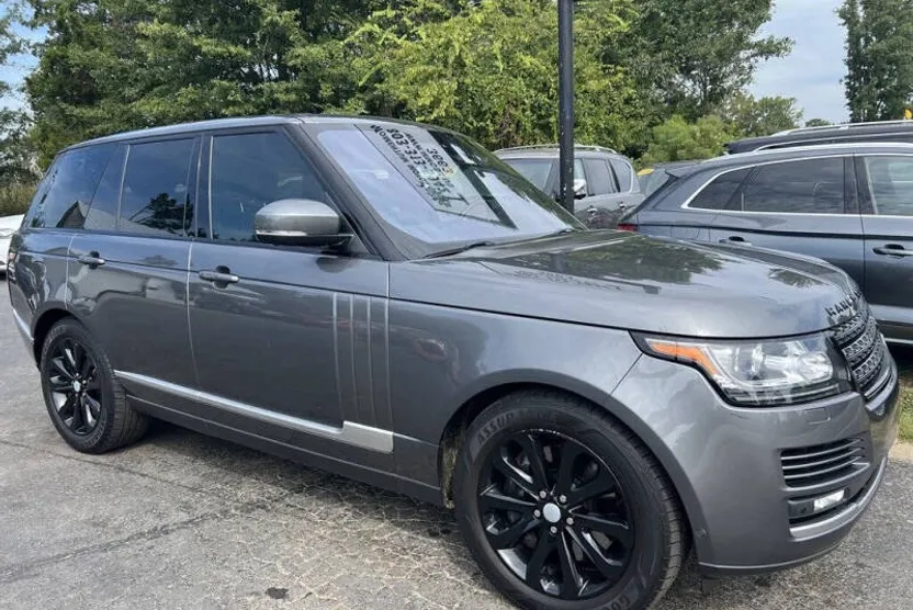 2016 Land Rover Range Rover HSE photo 1