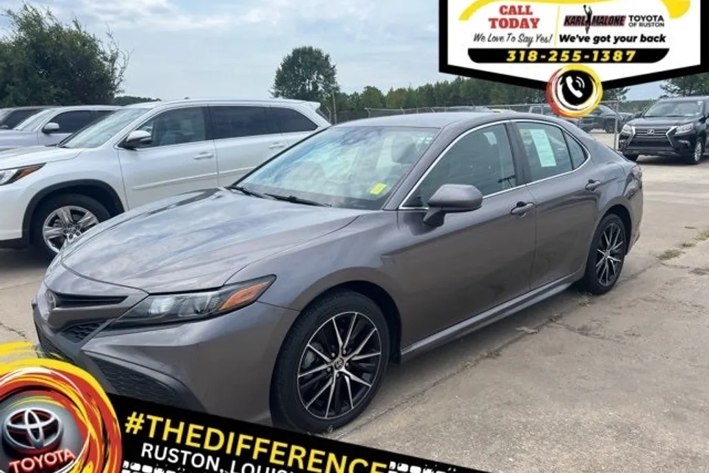 2021 Toyota Camry SE photo 1