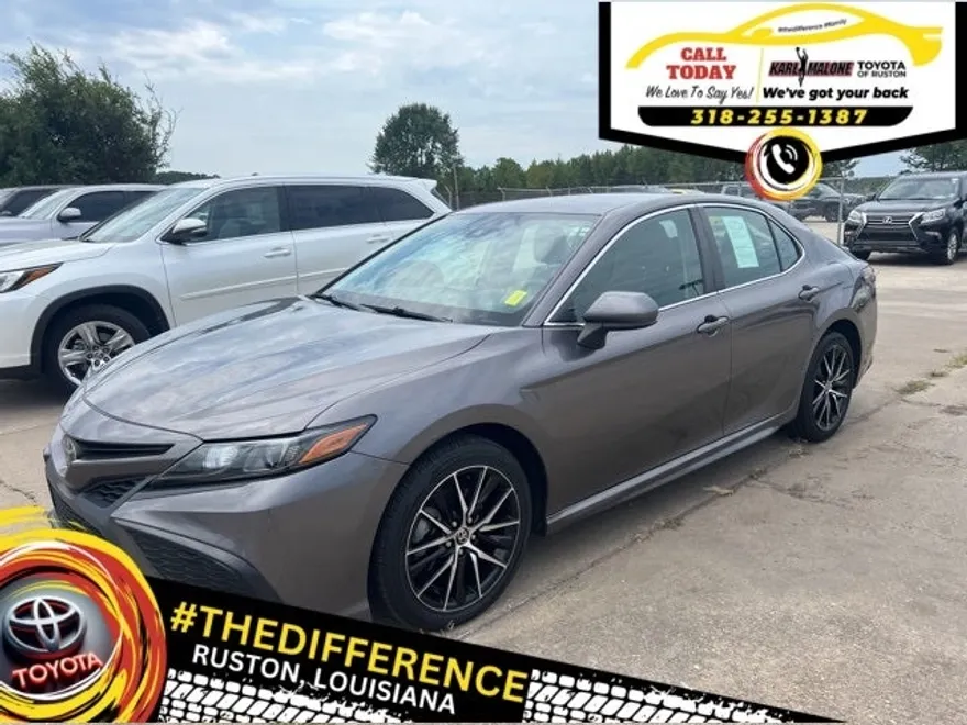 2021 Toyota Camry SE photo 1