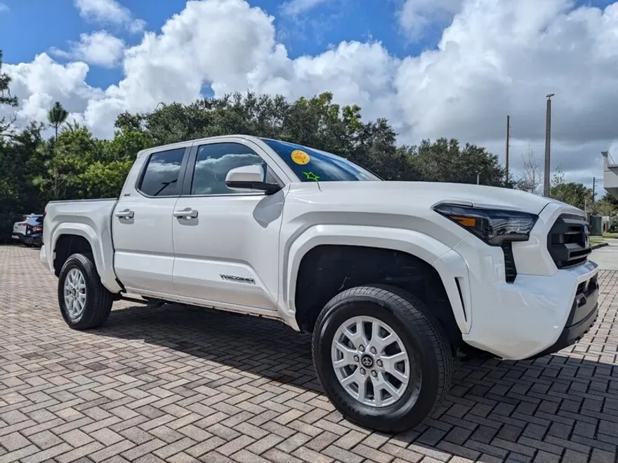 2025 Toyota Tacoma SR5 Double Cab photo 1