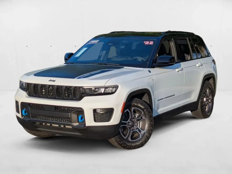 2022 Jeep Cherokee Trailhawk 4xe photo 1