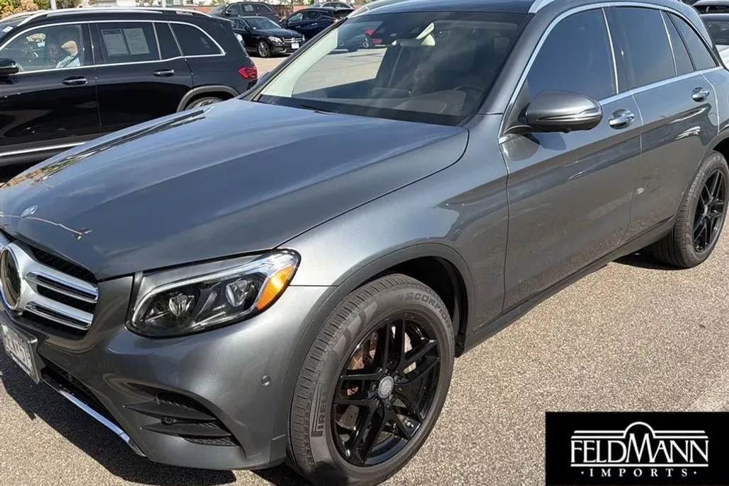 2016 Mercedes Benz GLC 300 4MATIC photo 1