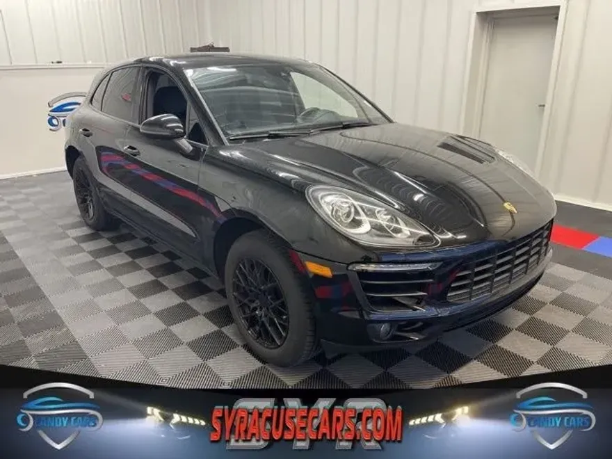 2018 Porsche Macan Base photo 1