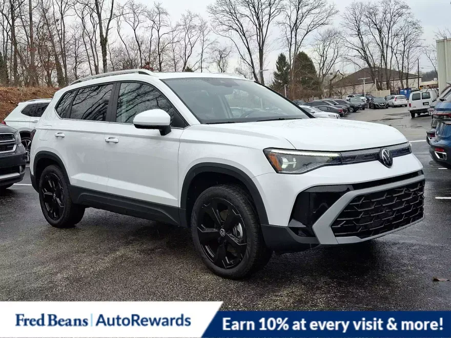 2025 Volkswagen Taos SEL photo 1
