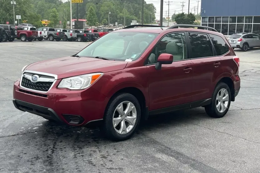2015 Subaru Forester 2.5i Premium photo 1